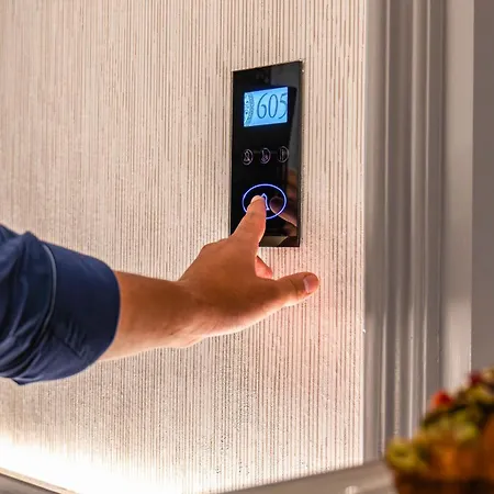 מלון Gate Twenty Two Boutique