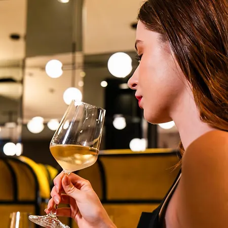 Gate Twenty Two Boutique Отель